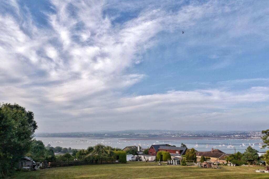 Violet Mays Retreat Starcross ภายนอก รูปภาพ