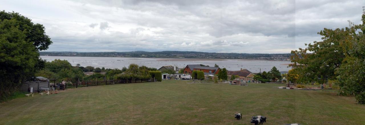 Violet Mays Retreat Starcross ภายนอก รูปภาพ